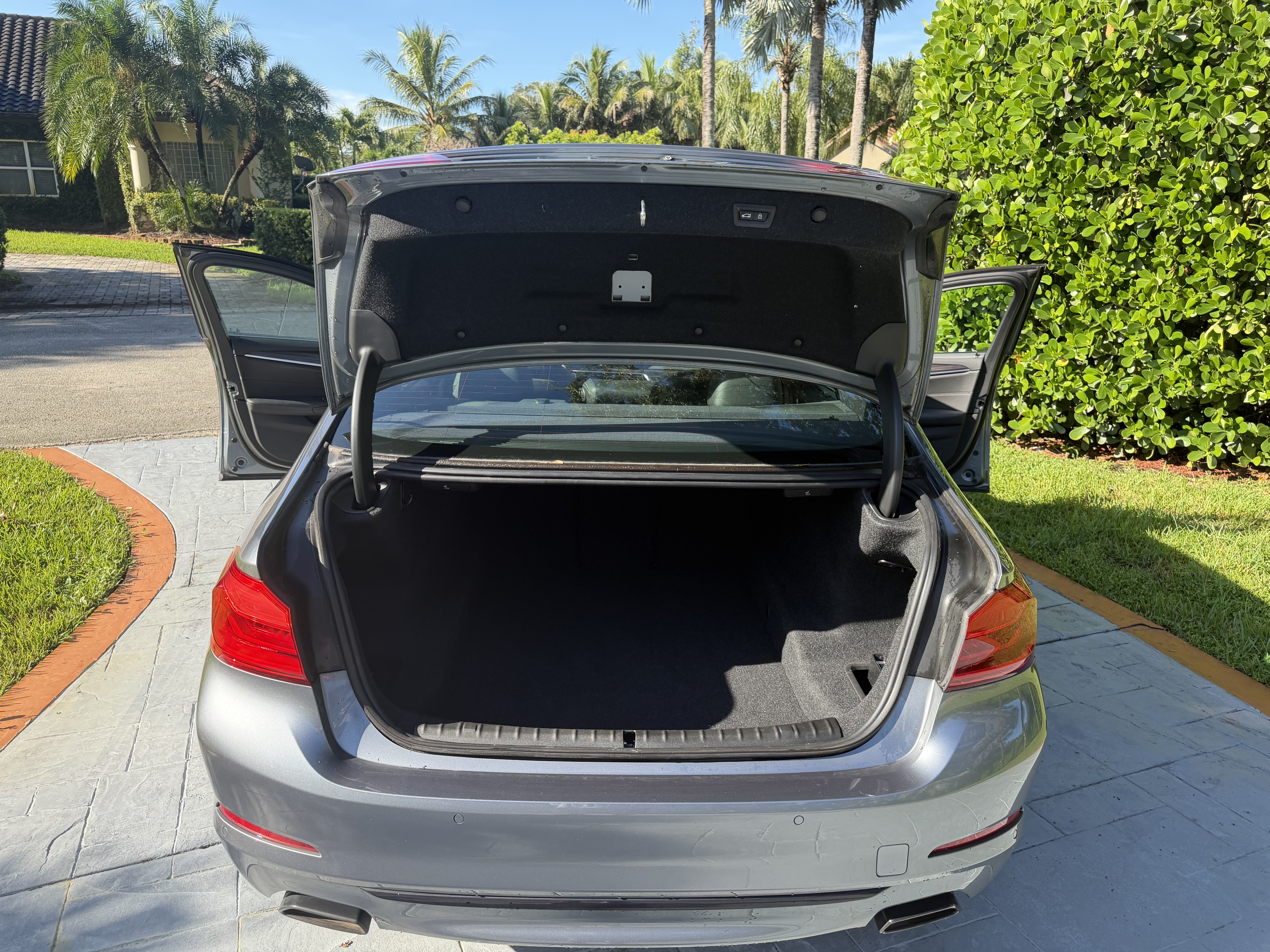 Used 2019 BMW 540i w/ Executive Package RWD image 21