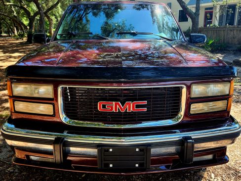 Used 1994 GMC Suburban 2500 image 2