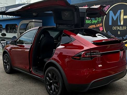 Used 2023 Tesla Model X Plaid image 20