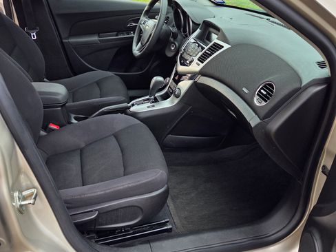 Used 2014 Chevrolet Cruze LT image 5
