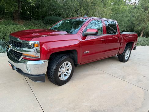 Used 2018 Chevrolet Silverado 1500 LT w/ Texas Edition image 2