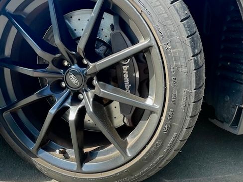 Used 2016 Ford Mustang Shelby GT350 w/ Track Package image 11