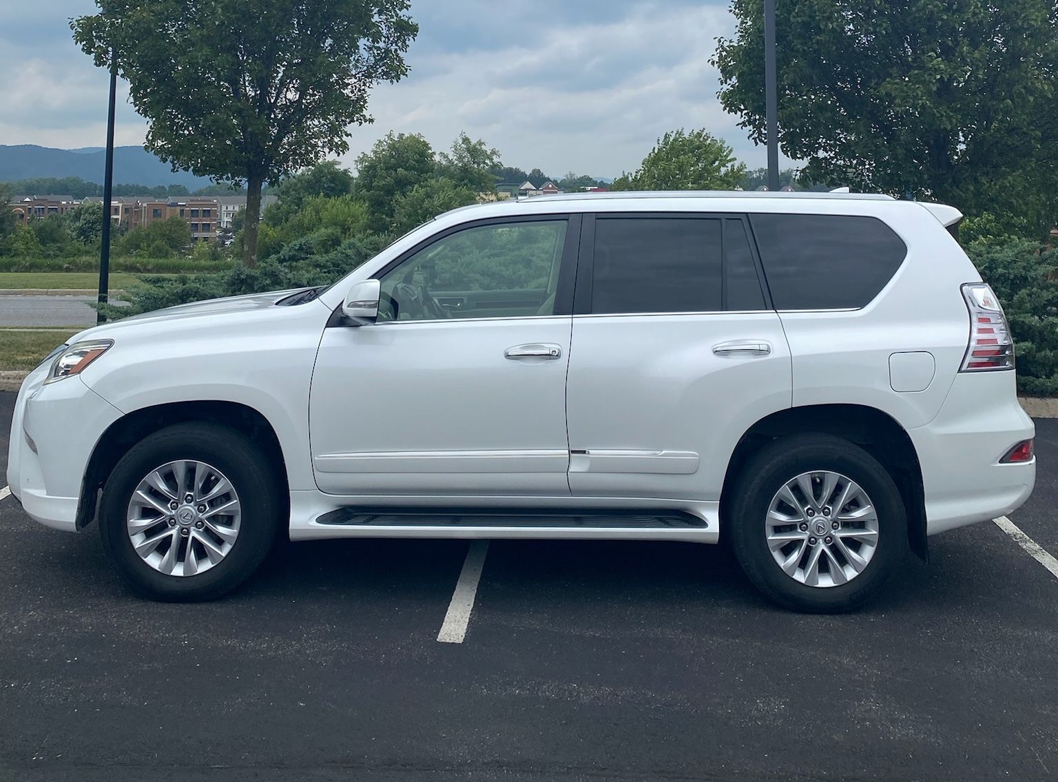 Used 2017 Lexus GX 460 Premium AWD/4WD image 5