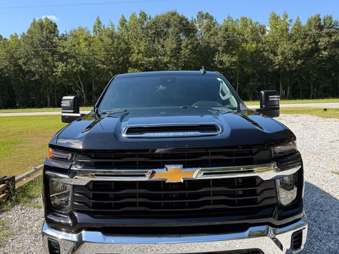 Used 2024 Chevrolet Silverado 2500 LT AWD/4WD image 20