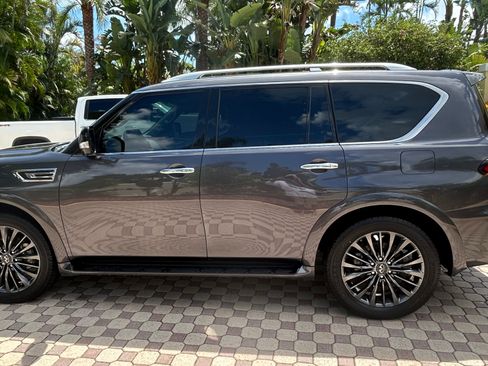 Used 2023 INFINITI QX80 Premium Select w/ Cargo Package AWD/4WD image 4