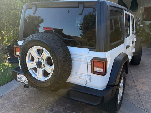 Used 2021 Jeep Wrangler Unlimited Sport AWD/4WD image 9