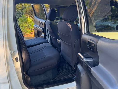 Used 2023 Toyota Tacoma SR5 w/ Technology Package AWD/4WD image 10