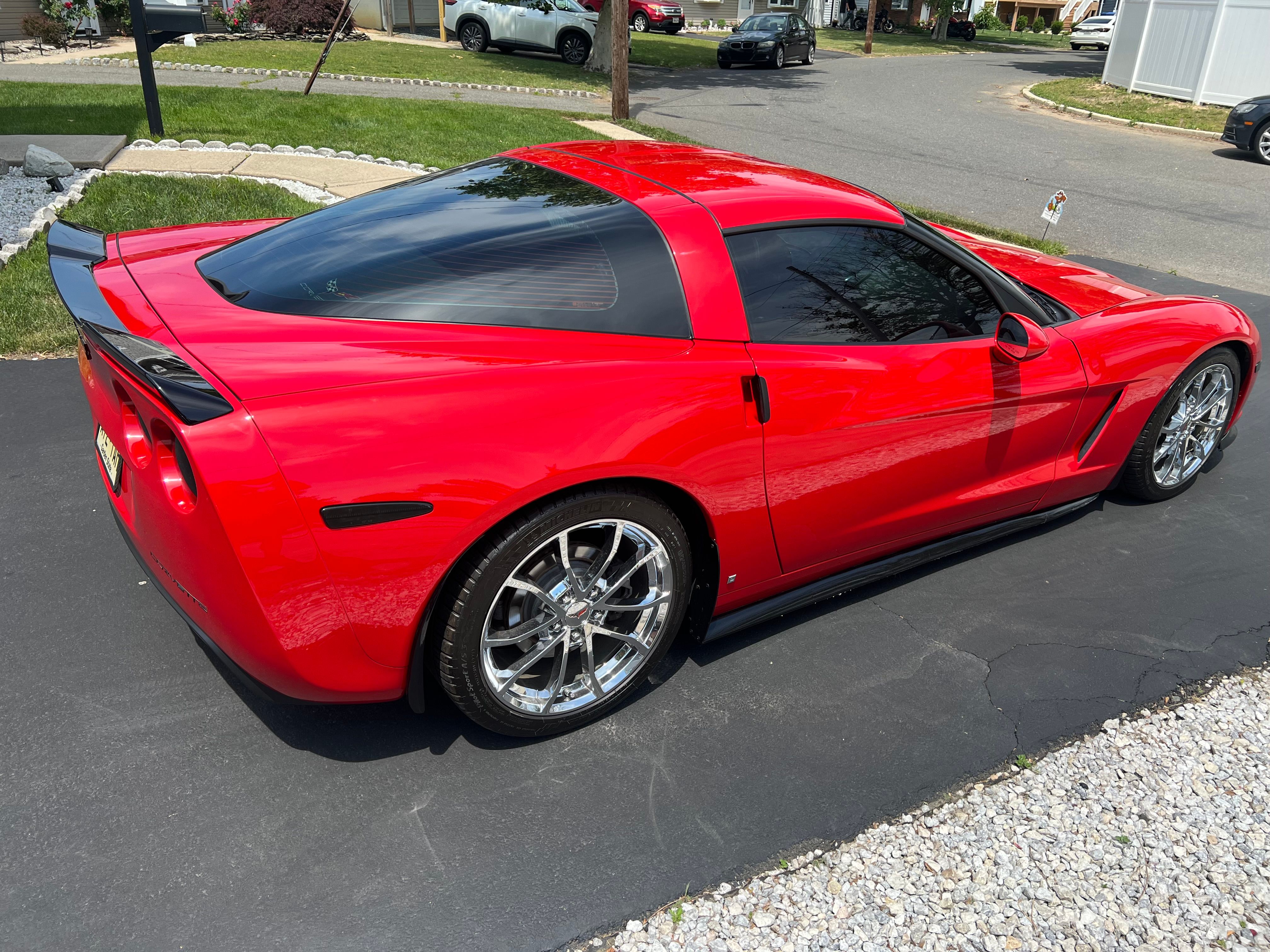Used 2006 Chevrolet Corvette Coupe w/ Preferred Equipment Group RWD image 8