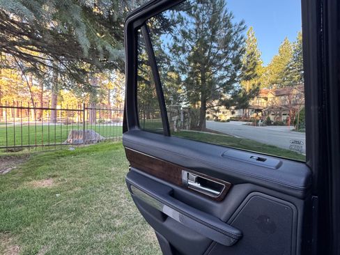 Used 2012 Land Rover Range Rover Sport HSE image 22