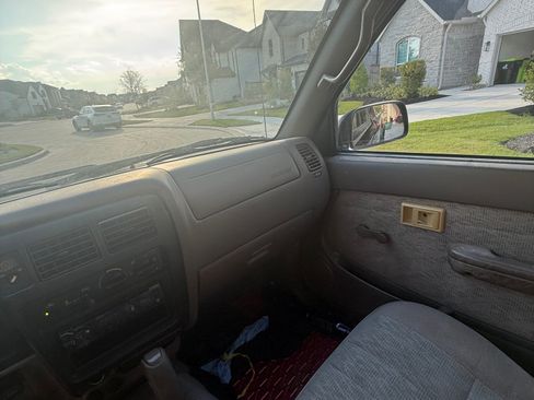 Used 1999 Toyota Tacoma PreRunner RWD image 20
