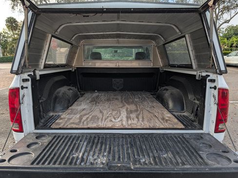 Used 2004 Dodge Ram 1500 Truck ST w/ ST Value Group image 6