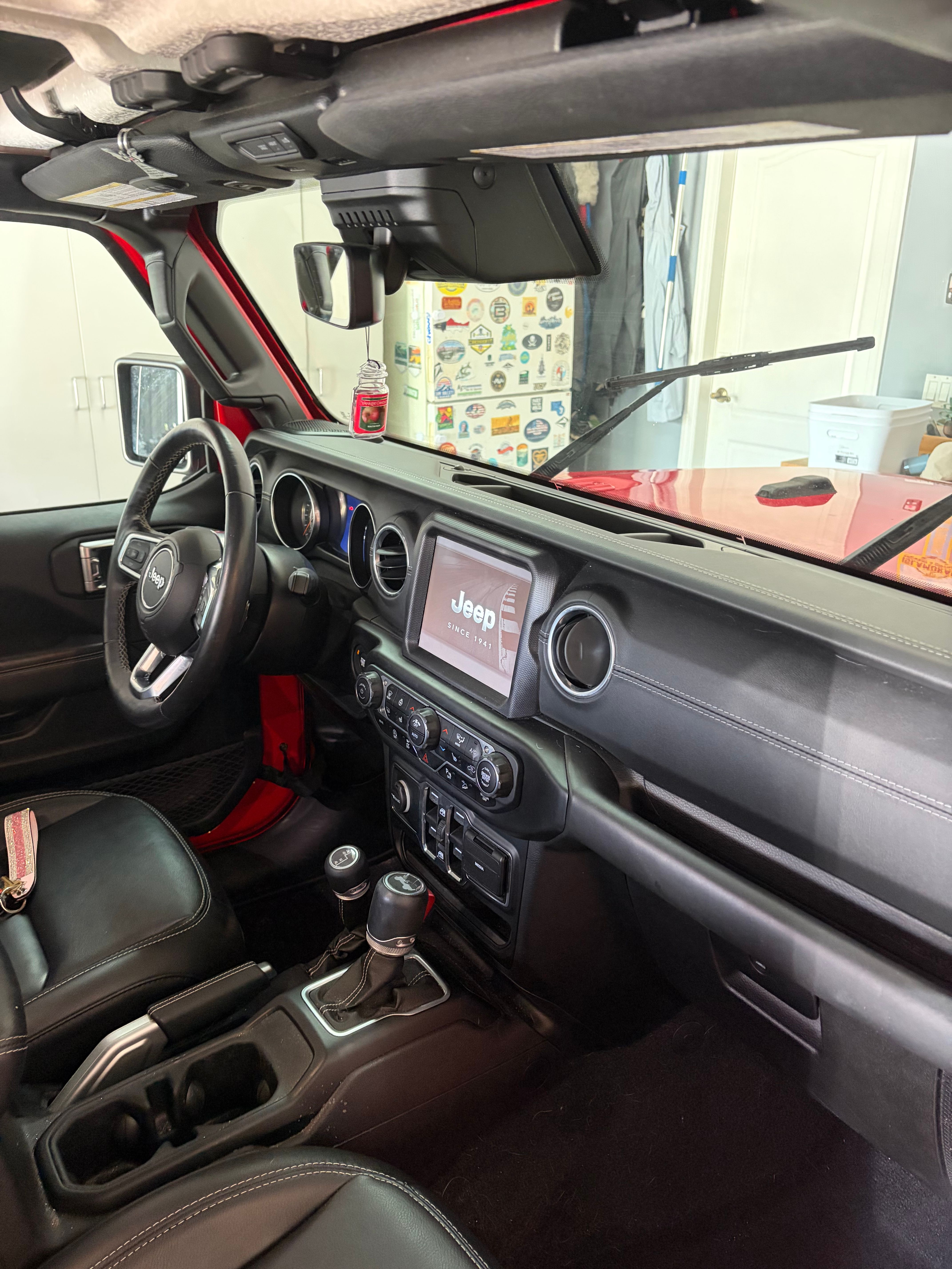 Used 2020 Jeep Wrangler Unlimited Sahara AWD/4WD image 9