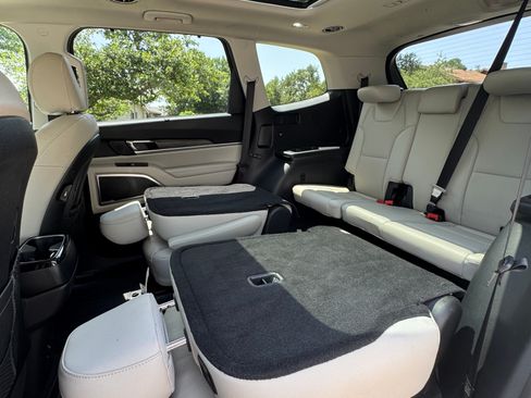 Used 2021 Kia Telluride SX w/ Towing Package FWD image 12