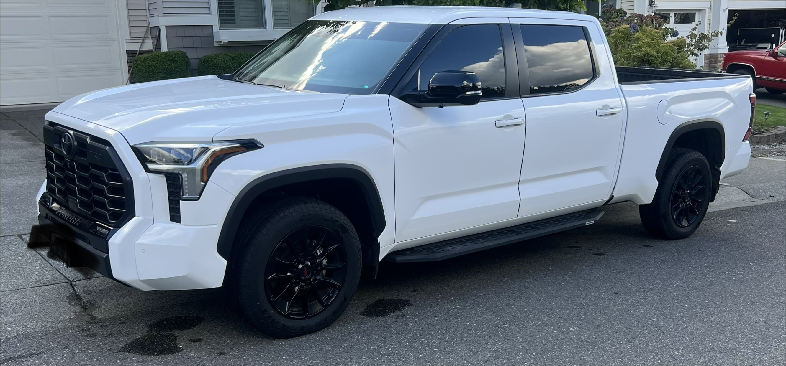 Used 2024 Toyota Tundra Limited AWD/4WD image 8