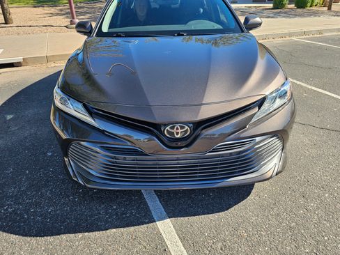 Used 2018 Toyota Camry XLE image 19