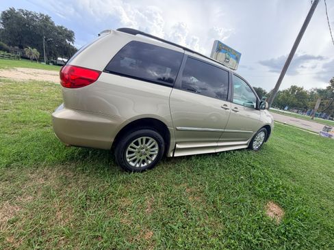 Used 2008 Toyota Sienna XLE Limited FWD image 12