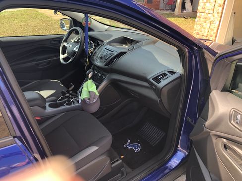 Used 2015 Ford Escape S image 8