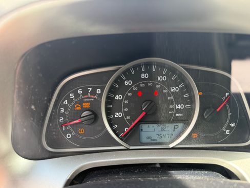 Used 2015 Toyota RAV4 LE image 6