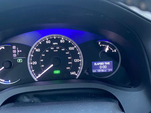 Used 2012 Lexus CT 200h Premium image 4