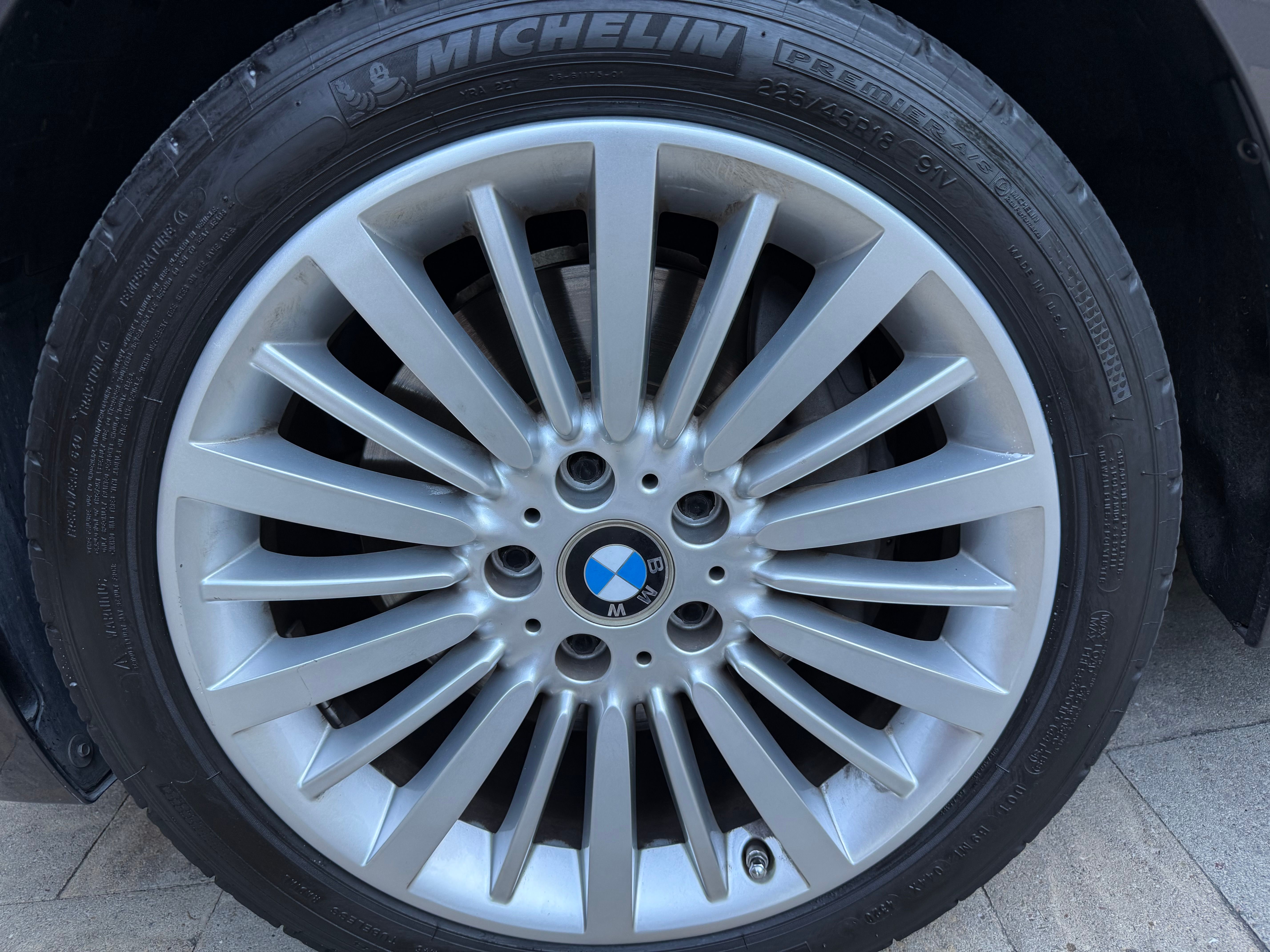 Used 2015 BMW 335i xDrive Sedan AWD/4WD image 5