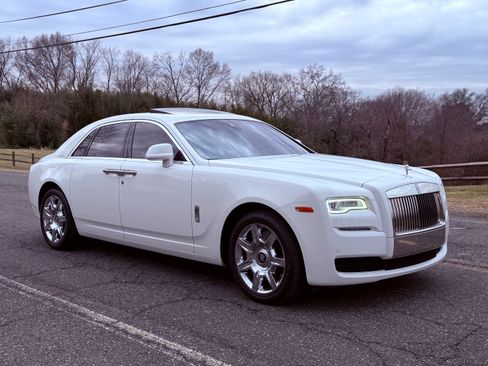 Used 2015 Rolls-Royce Ghost image 10
