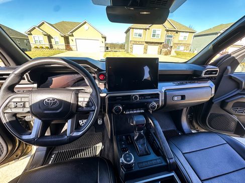 Used 2025 Toyota Tacoma TRD Sport image 23