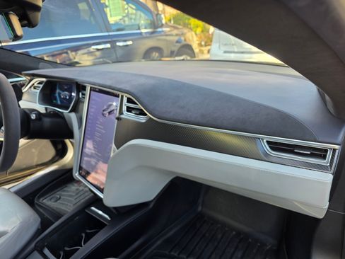 Used 2016 Tesla Model S P90D image 9