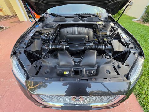 Used 2011 Jaguar XJ L RWD image 9