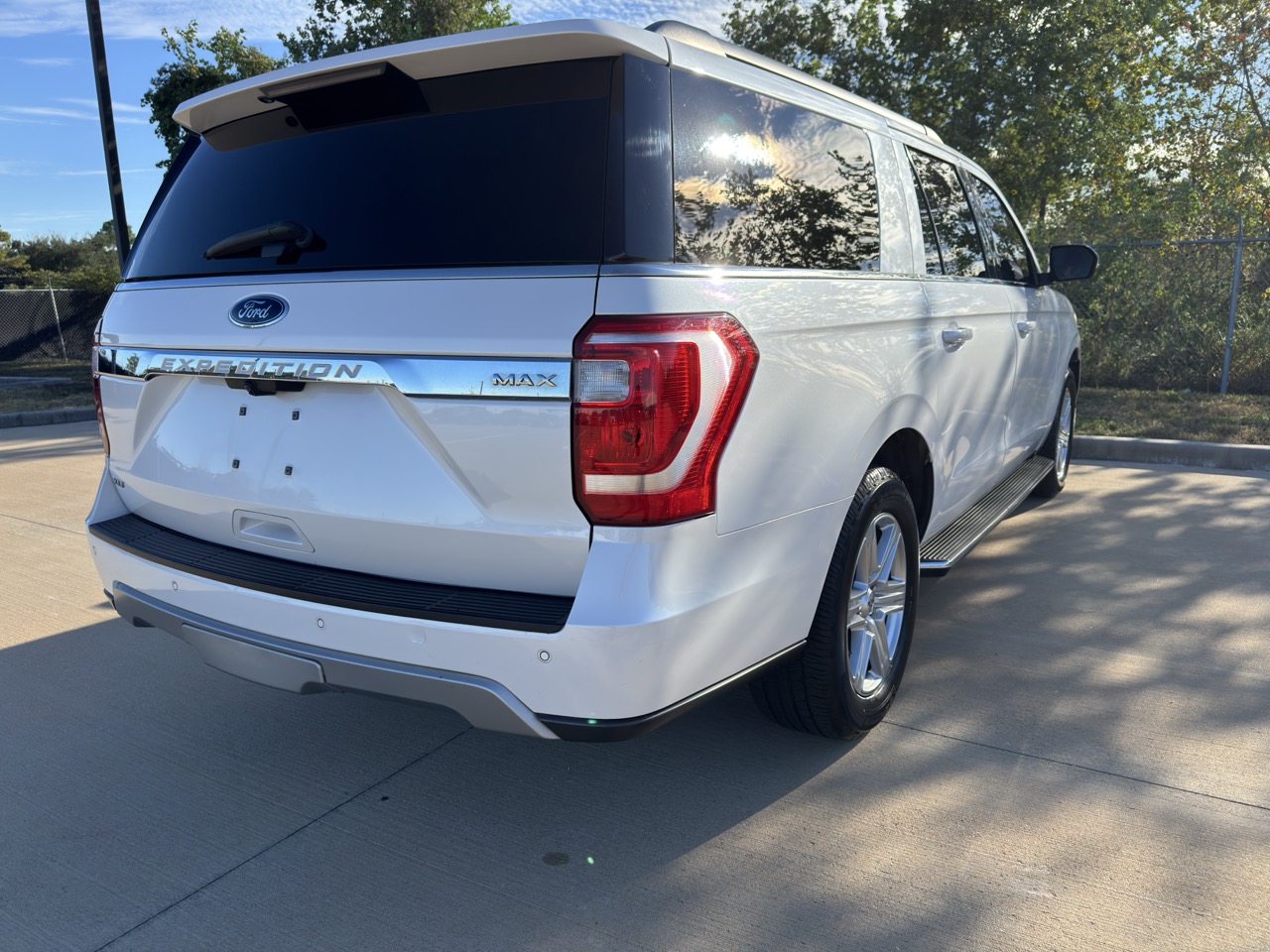 Used 2018 Ford Expedition Max XLT w/ Equipment Group 202A RWD image 8