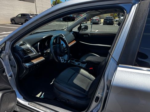Used 2019 Subaru Outback 2.5i Limited AWD/4WD image 8