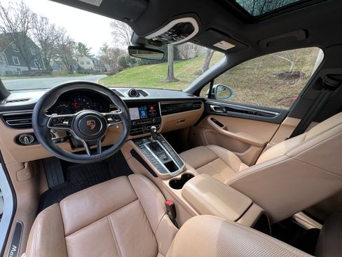 Used 2020 Porsche Macan image 10