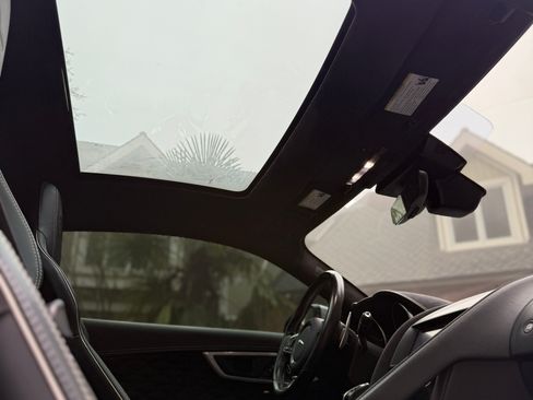 Used 2020 Jaguar F-TYPE SVR image 15