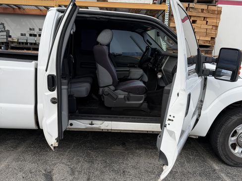 Used 2015 Ford F250 XLT w/ XLT Value Package image 9