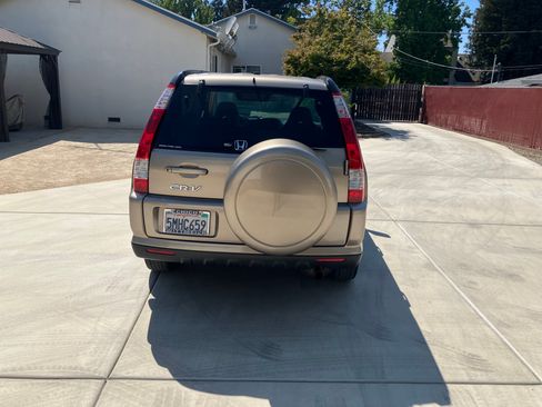 Used 2005 Honda CR-V EX image 8