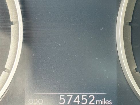 Used 2016 Lexus IS 200t w/ Premium Package RWD image 11