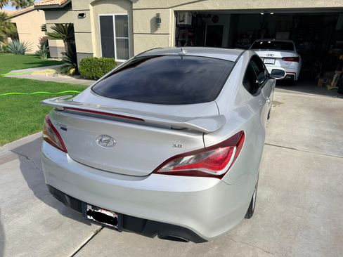Used 2013 Hyundai Genesis 3.8 image 10
