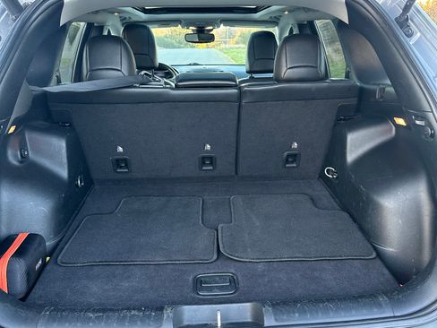 Used 2019 Jeep Cherokee Limited w/ Technology Group image 11