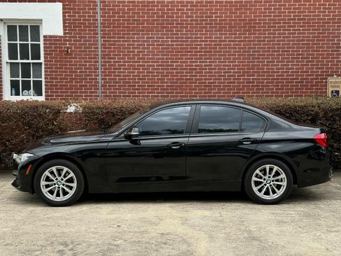 Used 2018 BMW 320i Sedan RWD image 10