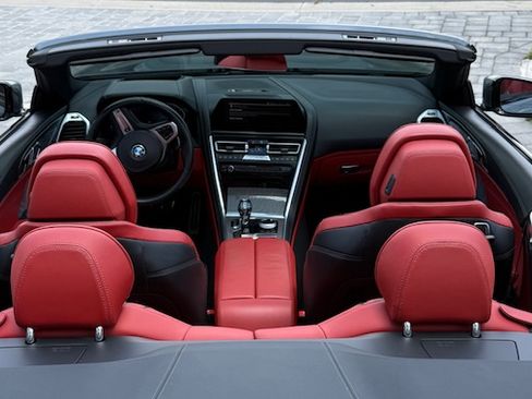 Used 2022 BMW 840i Convertible w/ Comfort Seating Package image 21