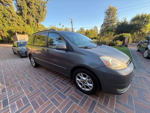 Used 2005 Toyota Sienna XLE image 5