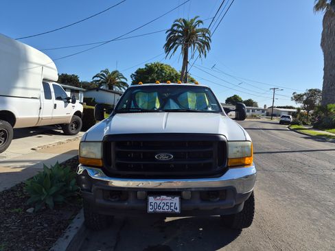 Used 2001 Ford F350 4x4 SuperCab Super Duty image 1
