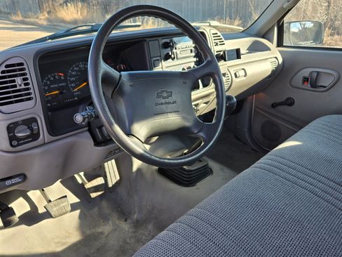 Used 1996 Chevrolet Silverado 1500 2WD Regular Cab image 9