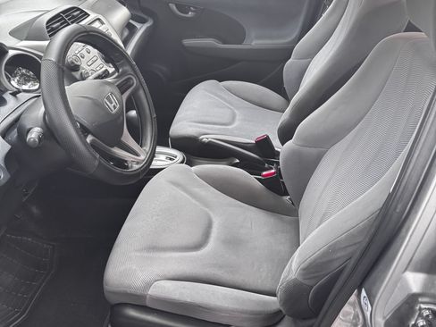 Used 2010 Honda Fit image 6