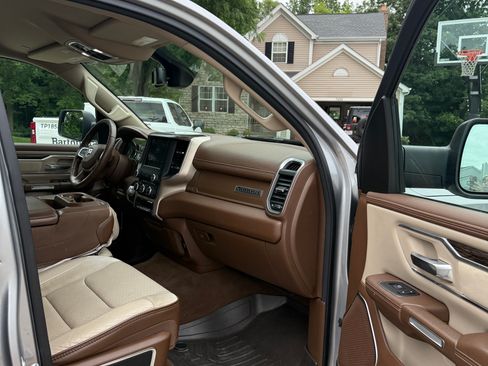 Used 2020 RAM 1500 Laramie AWD/4WD image 5