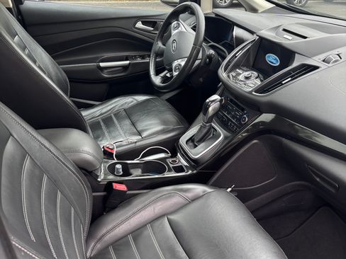 Used 2017 Ford C-MAX Energi Titanium w/ Equipment Group 501A image 9