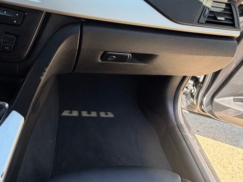 Used 2013 BMW 320i Sedan RWD image 17