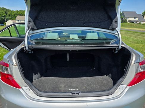 Used 2013 Toyota Camry XLE FWD image 12