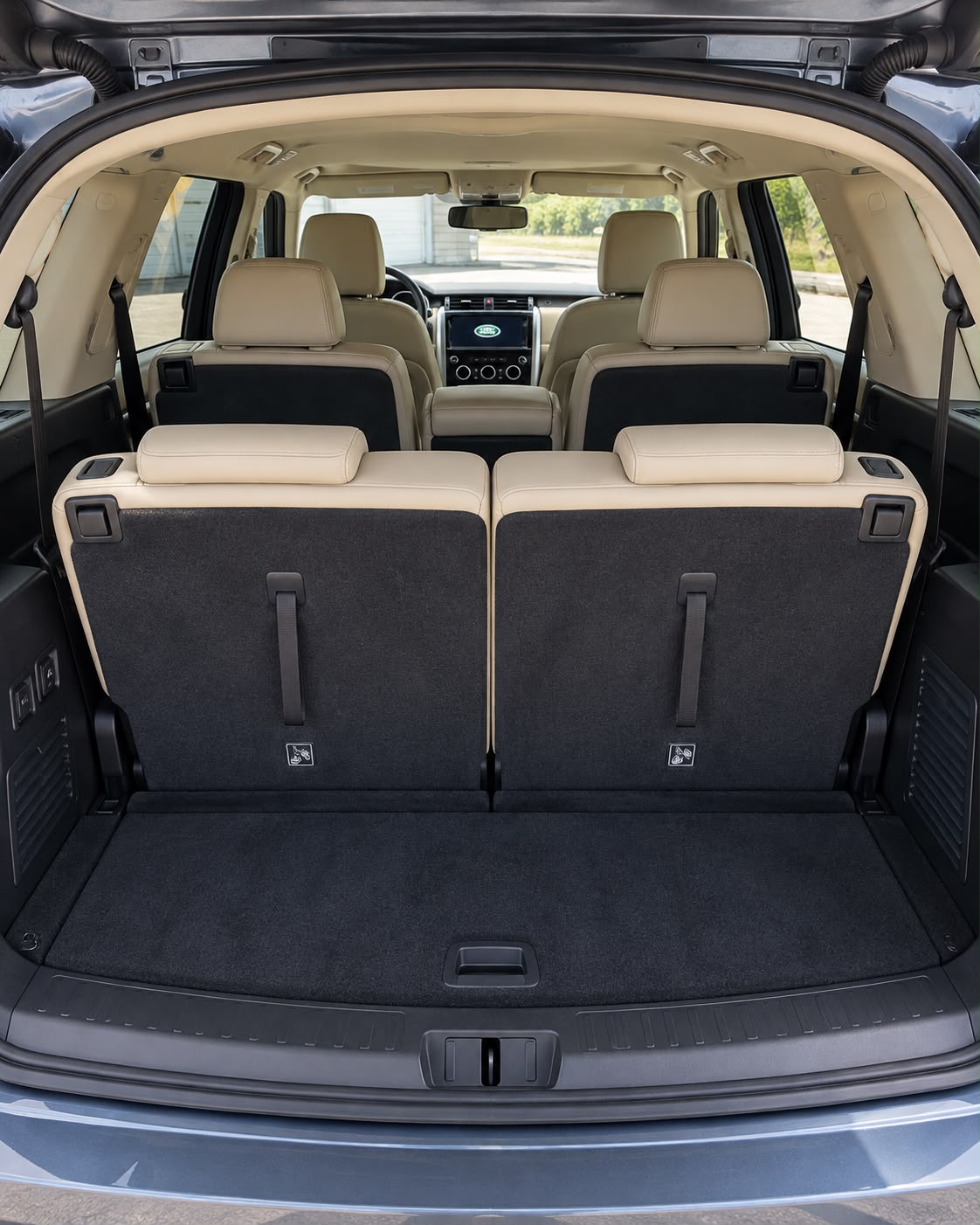 Used 2019 Land Rover Discovery HSE AWD/4WD image 15