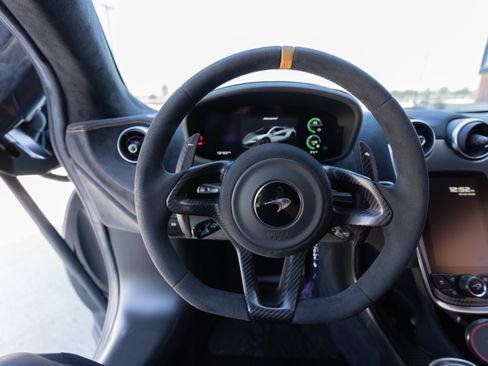 Used 2019 McLaren 600LT RWD image 27