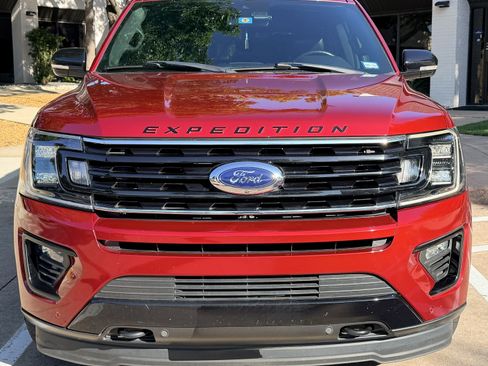 Used 2019 Ford Expedition Limited w/ Equipment Group 303A AWD/4WD image 1